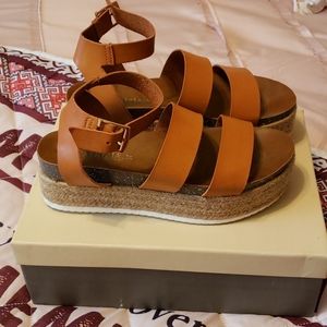 Patrizia by Springfit gladiator platform sandals